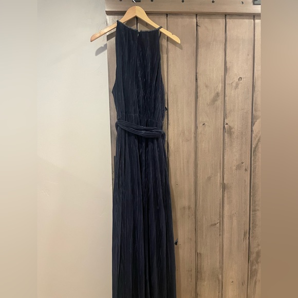 Mother of the bride / groom. DKNY gown. Beautiful navy blue. - Picture 4 of 12